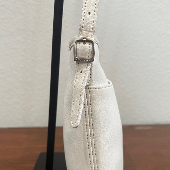 Vintage Coach White Leather Mambo Crossbody Shoulder Bag - Picture 3 of 13
